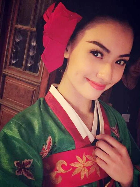 Hồng Quế gây sốt với tạo hình 'Mama Chue' đẹp hớp hồn ảnh 1